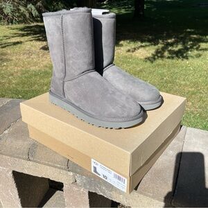 UGG Classic Short II Grey Boots size 10